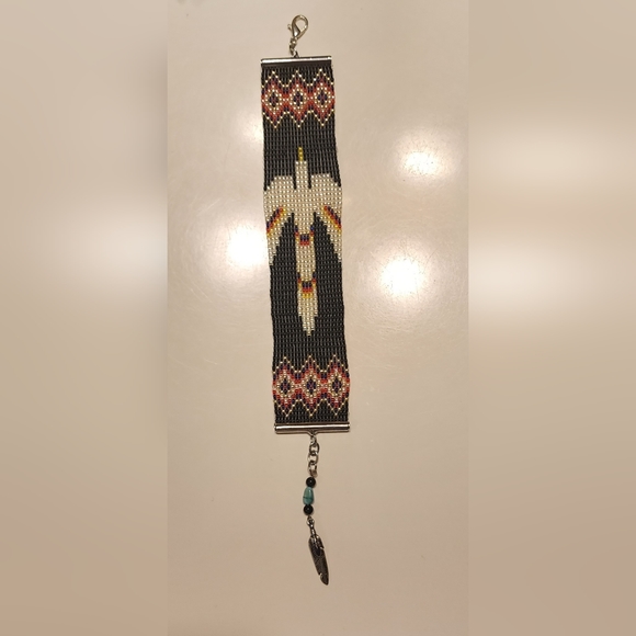 Native American Bracelet Hand Beaded Toggle closure - Picture 3 of 7